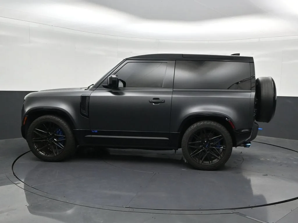 2023 Land Rover Defender 90 Carpathian Edition photo 2