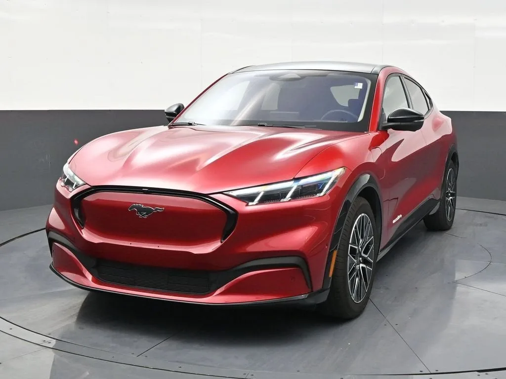 2024 Ford Mustang Mach-E Premium photo 8