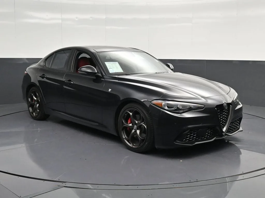 2024 Alfa Romeo Giulia Ti photo 5