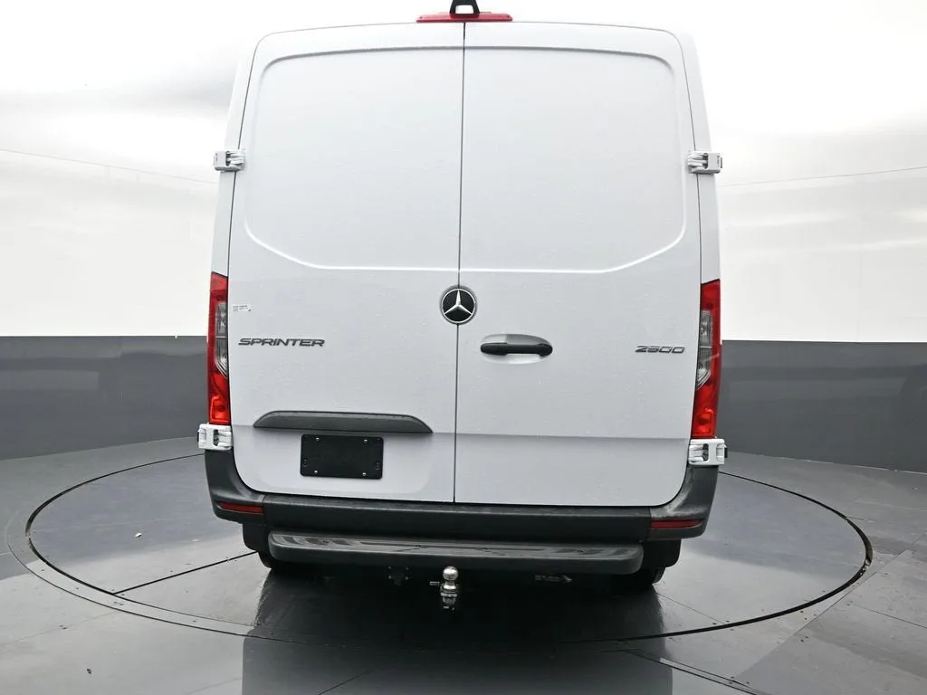 2025 Mercedes-Benz Sprinter 2500 Standard Roof 4-Cyl Diesel photo 4