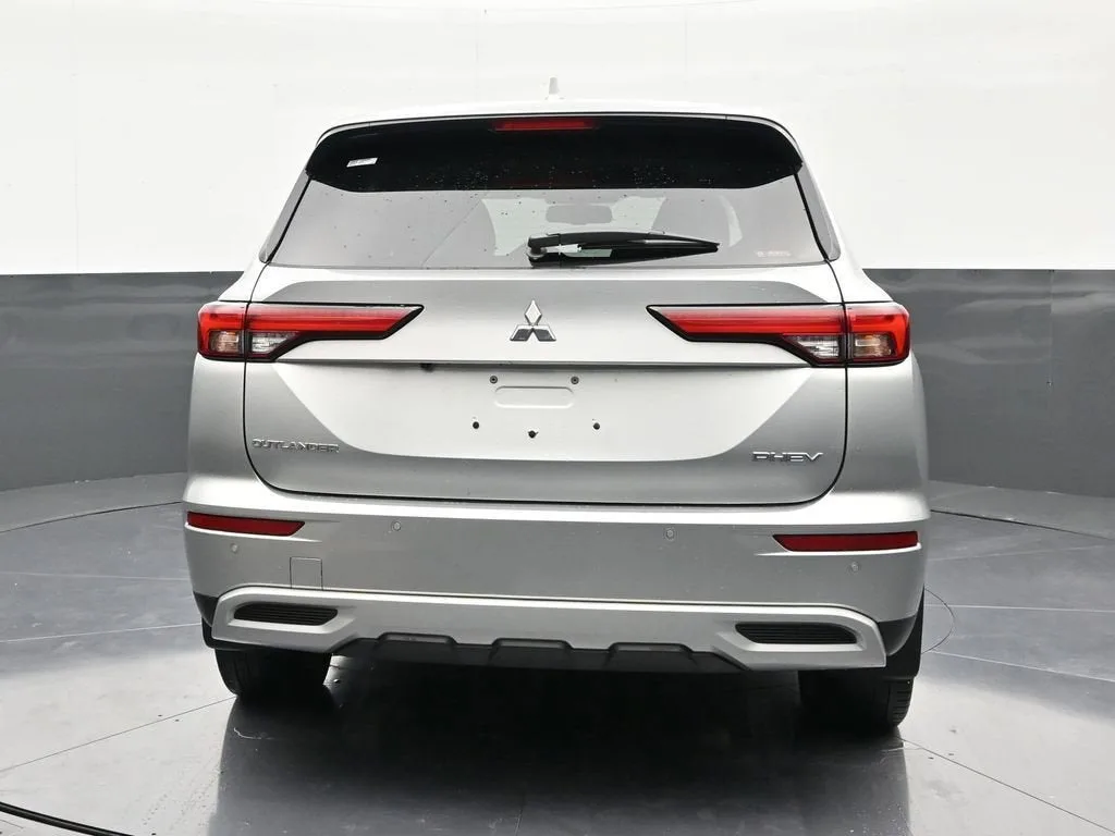 2023 Mitsubishi Outlander PHEV SE S-AWC photo 4