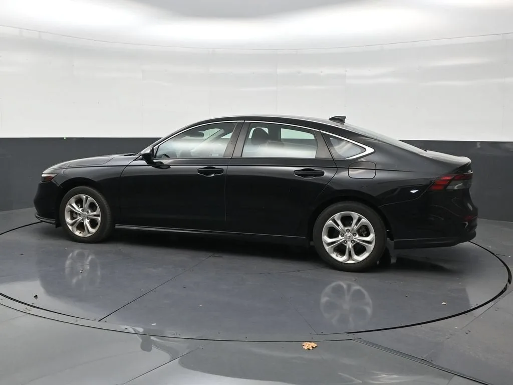2023 Honda Accord Sedan LX photo 2