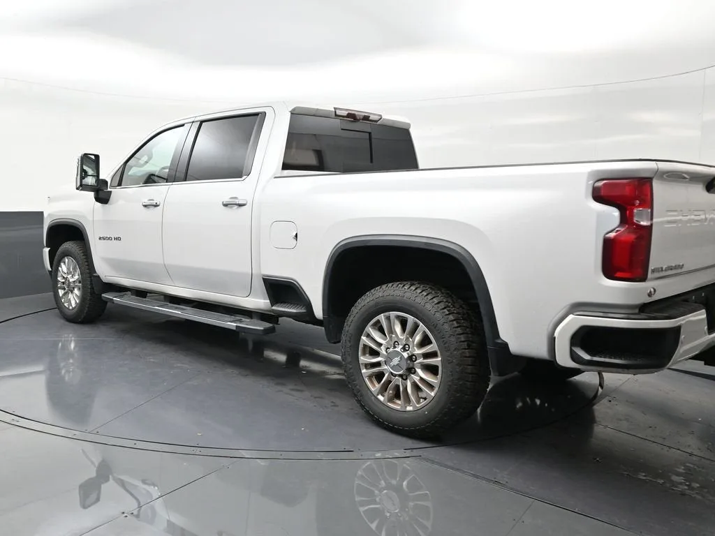 2020 Chevrolet Silverado 2500 HD High Country photo 3