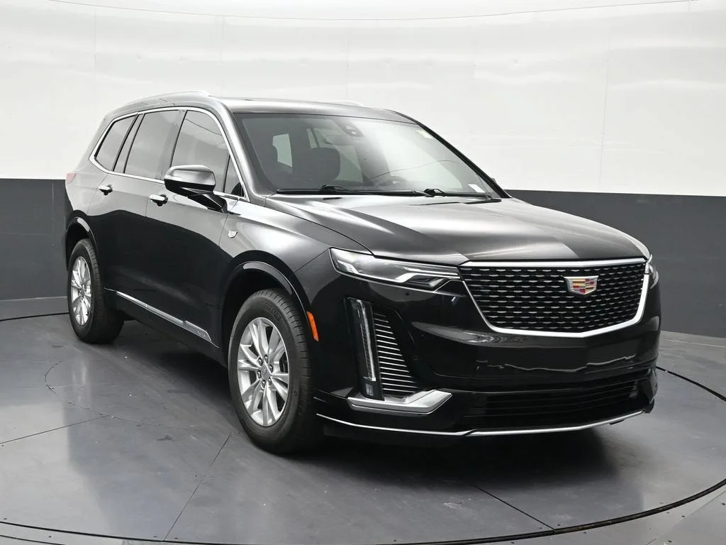 2025 Cadillac XT6 Luxury photo 8