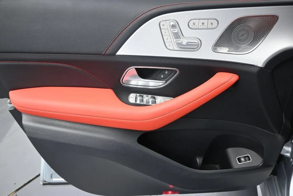 2025 Mercedes-Benz GLE AMG® GLE 53 photo 10