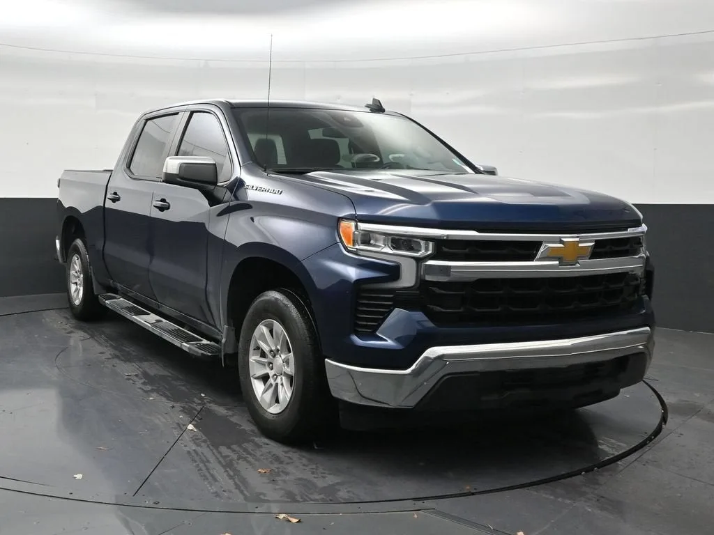2023 Chevrolet Silverado 1500 LT photo 7