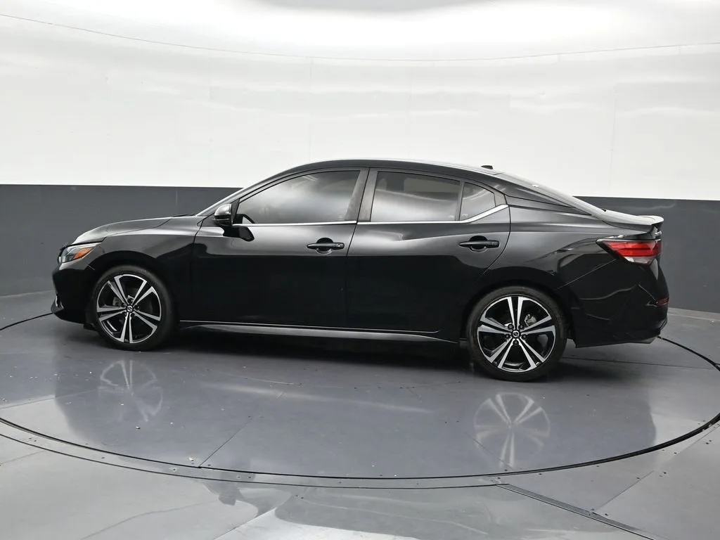 2022 Nissan Sentra SR Xtronic CVT photo 2