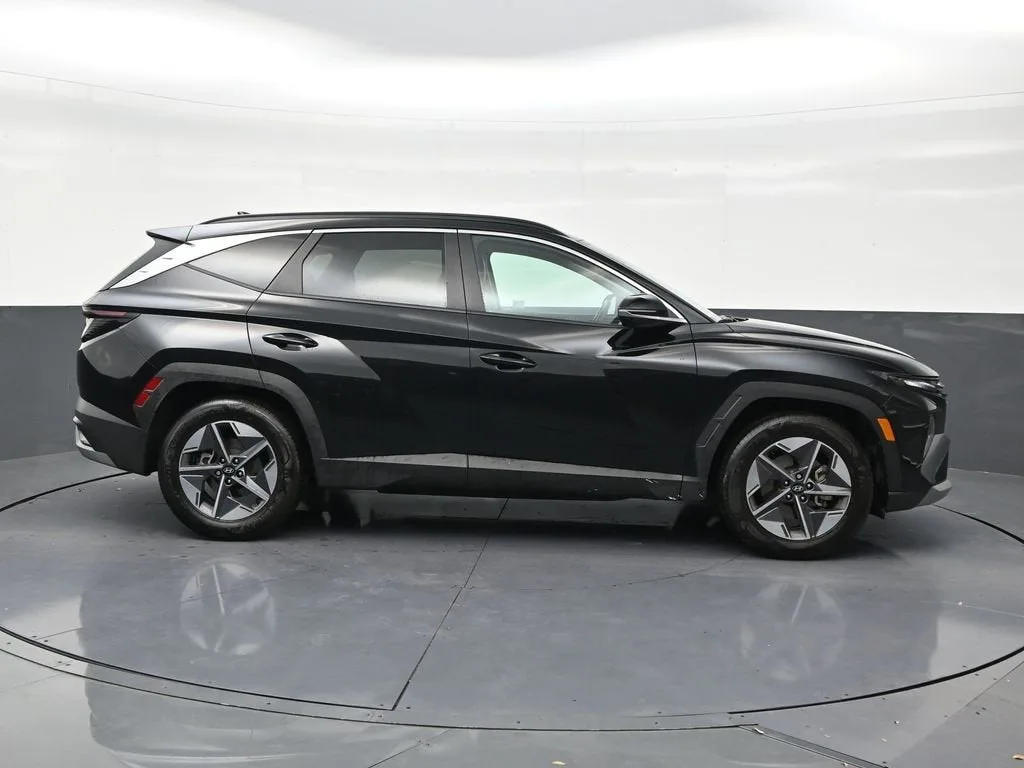 2025 Hyundai Tucson SEL Convenience photo 6