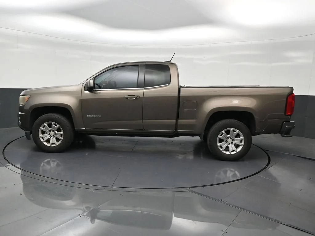 2016 Chevrolet Colorado 2WD LT photo 2