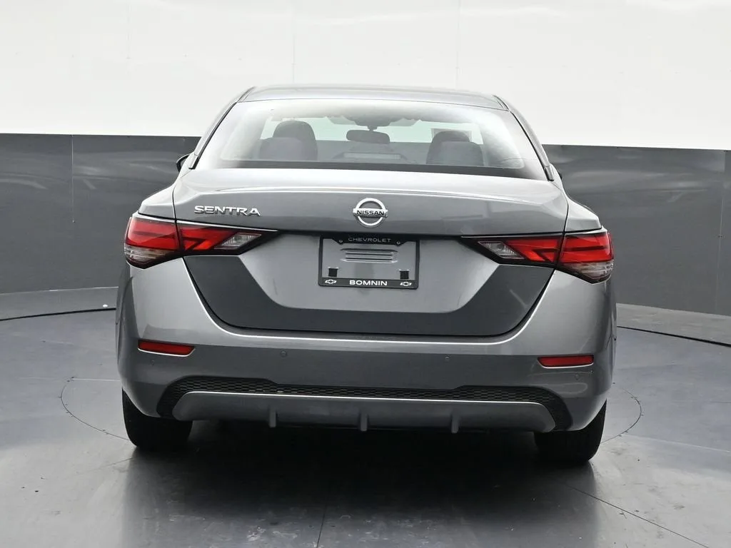 2023 Nissan Sentra S Xtronic CVT photo 4
