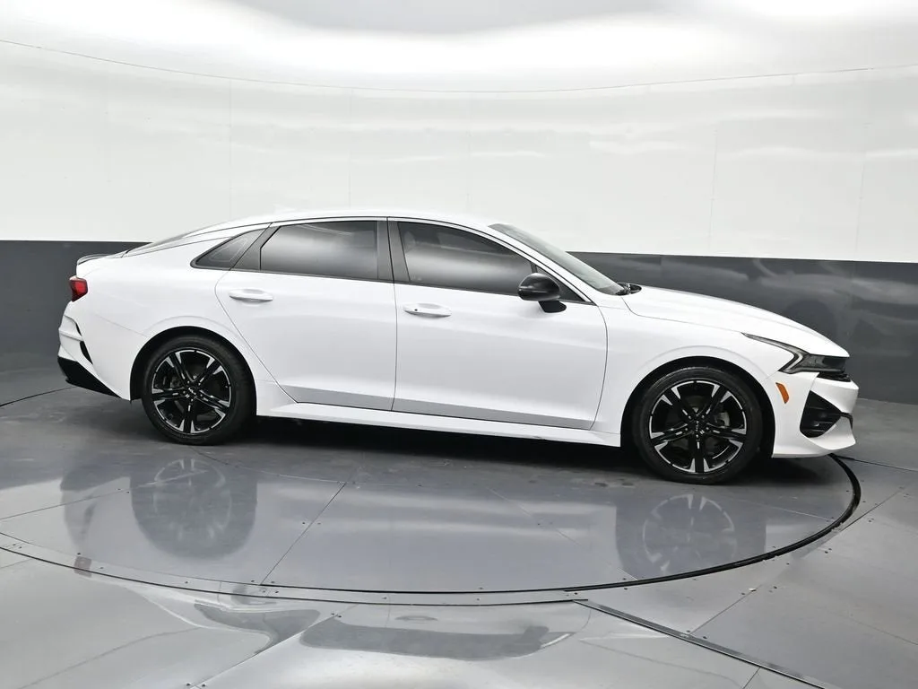 2022 Kia K5 GT-Line photo 7