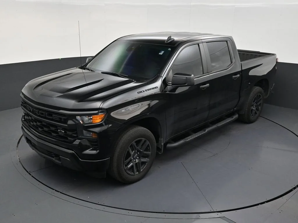 2024 Chevrolet Silverado 1500 Custom photo 12