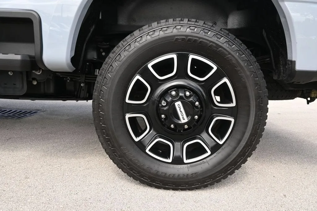 2026 Ford F-350 Platinum photo 7