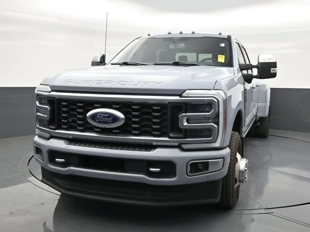 2024 Ford F-350 Platinum photo 8