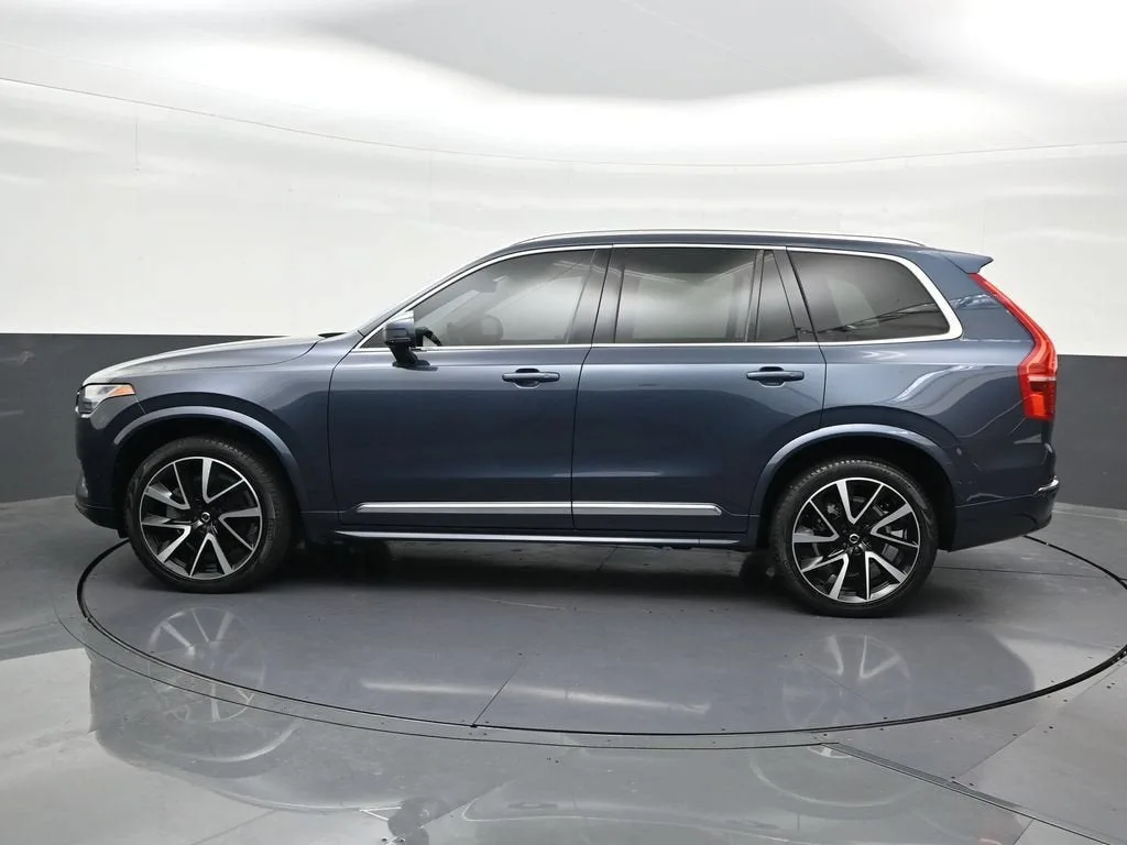2023 Volvo XC90 B6 Plus 6-Seater photo 2