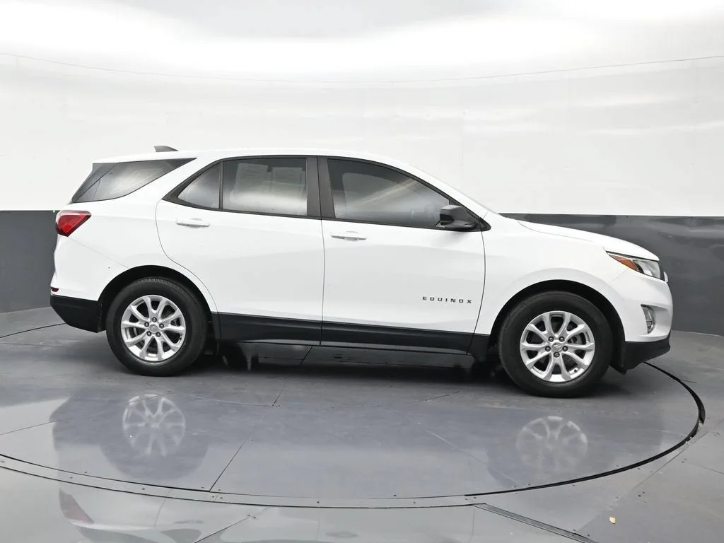 2020 Chevrolet Equinox LS photo 6