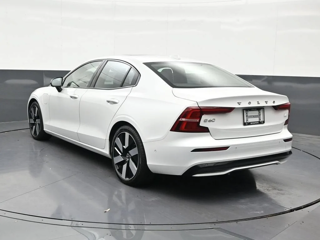 2024 Volvo S60 Recharge Plug-In Hybrid T8 Plus Dark Theme photo 3