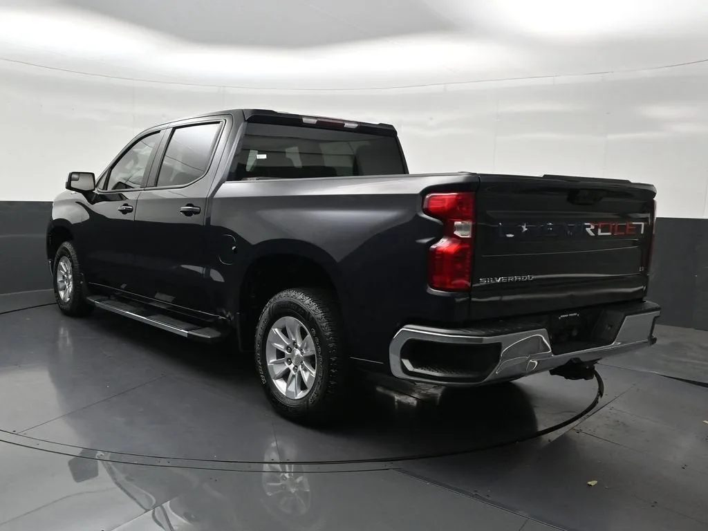 2023 Chevrolet Silverado 1500 LT photo 3