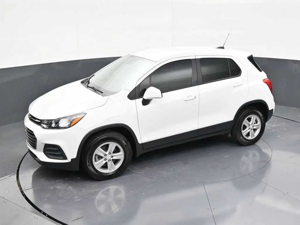 2021 Chevrolet Trax LS photo 12