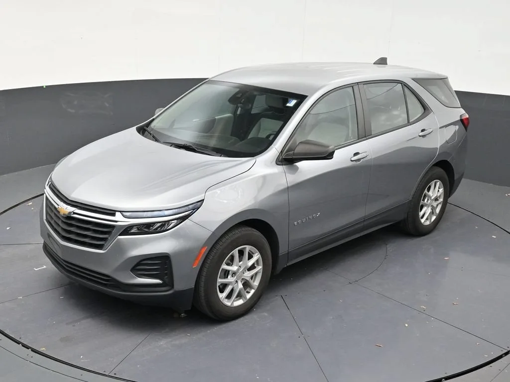 2024 Chevrolet Equinox LS photo 12