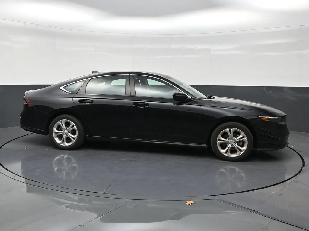 2023 Honda Accord Sedan LX photo 6