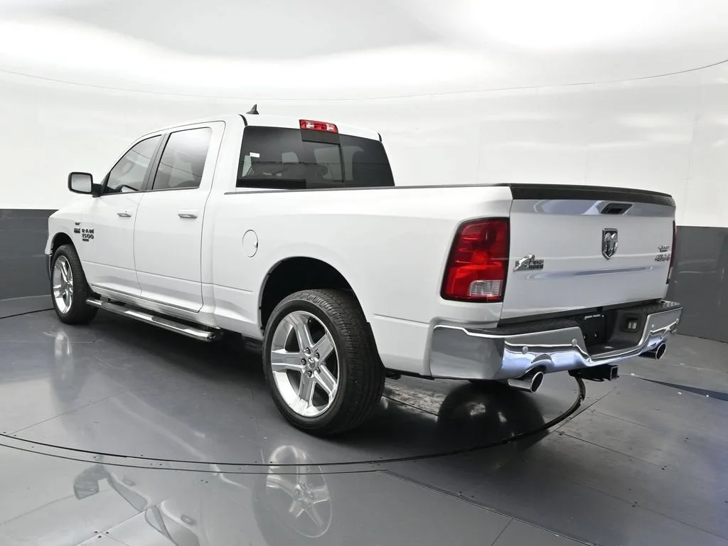 2019 RAM 1500 Classic Big Horn Crew Cab 4x4 6'4" Box photo 3