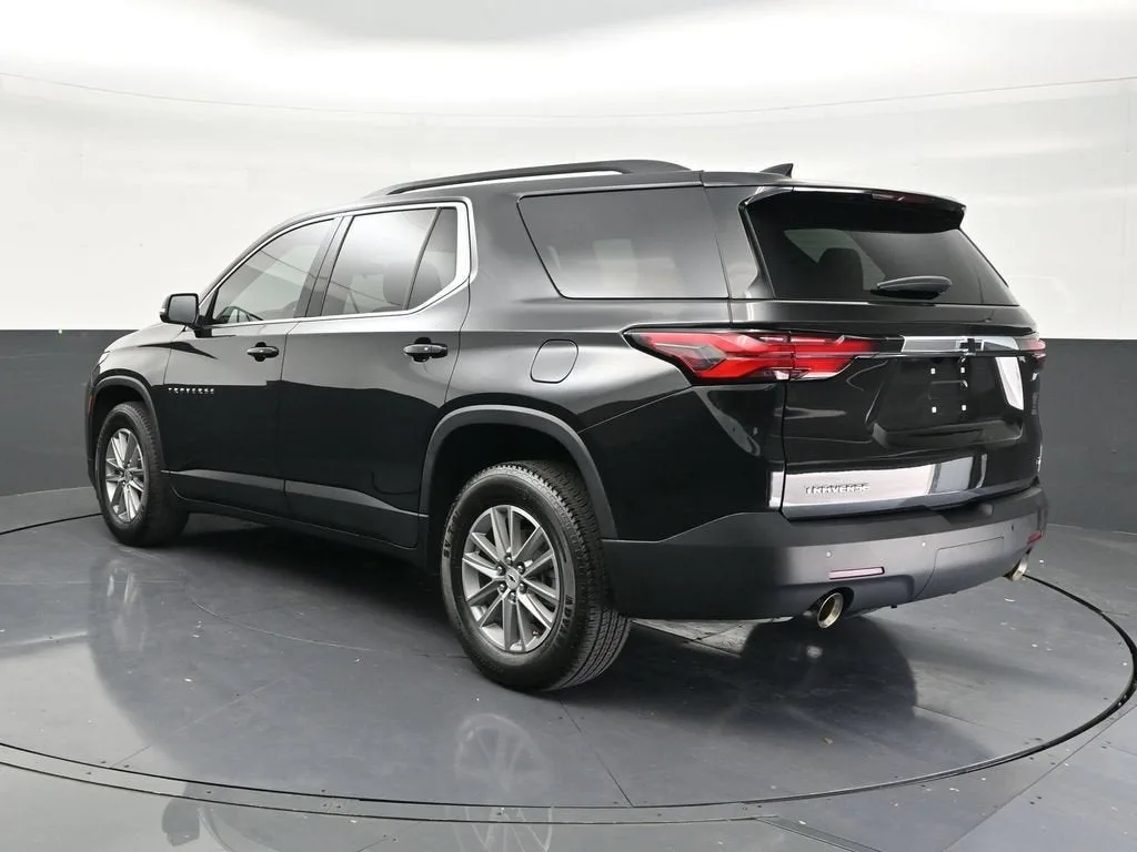 2024 Chevrolet Traverse Limited LT Cloth photo 3