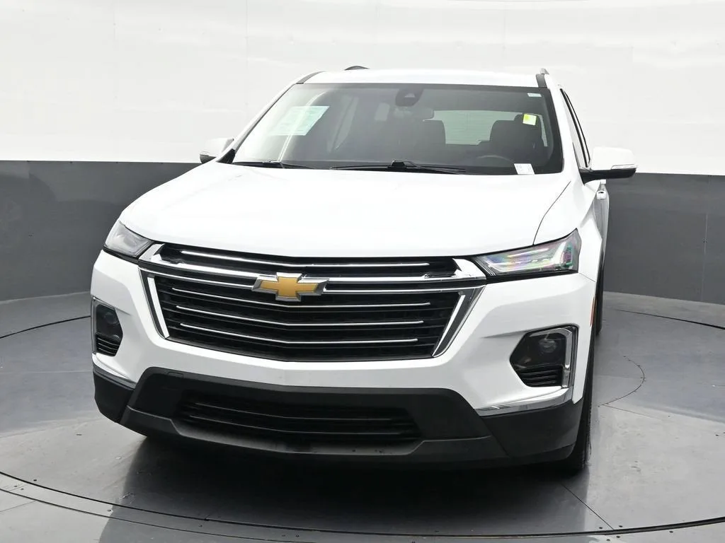 2023 Chevrolet Traverse LT Leather photo 9