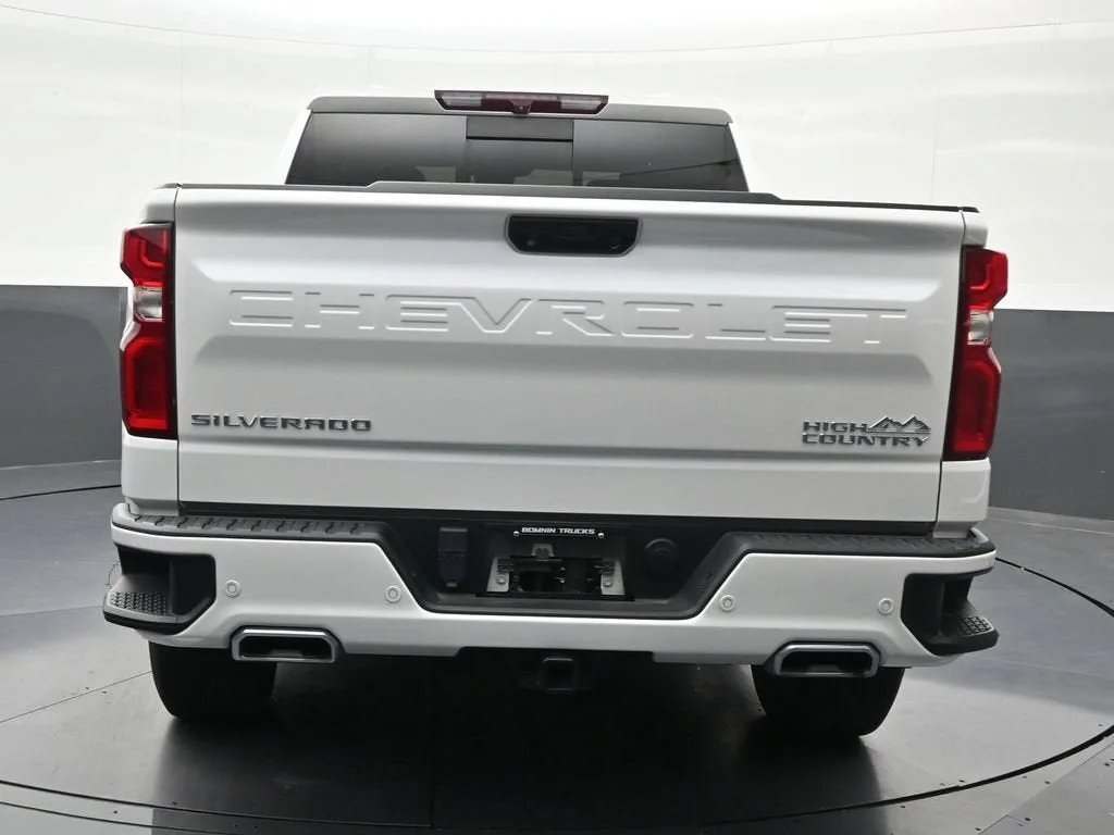 2023 Chevrolet Silverado 1500 High Country photo 4