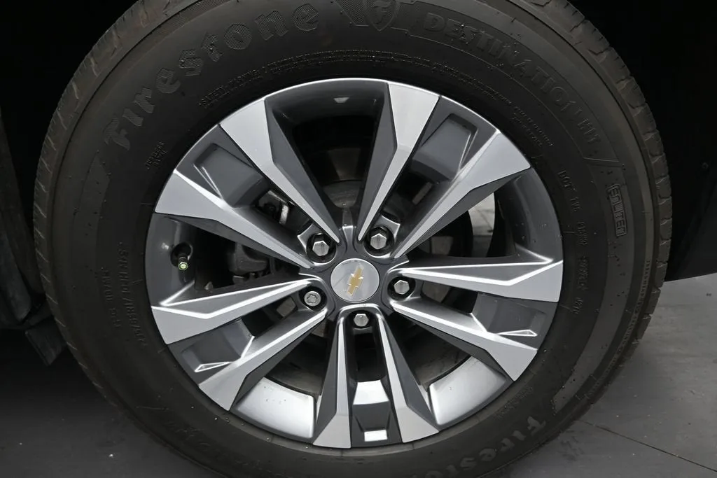2025 Chevrolet Equinox LT photo 10