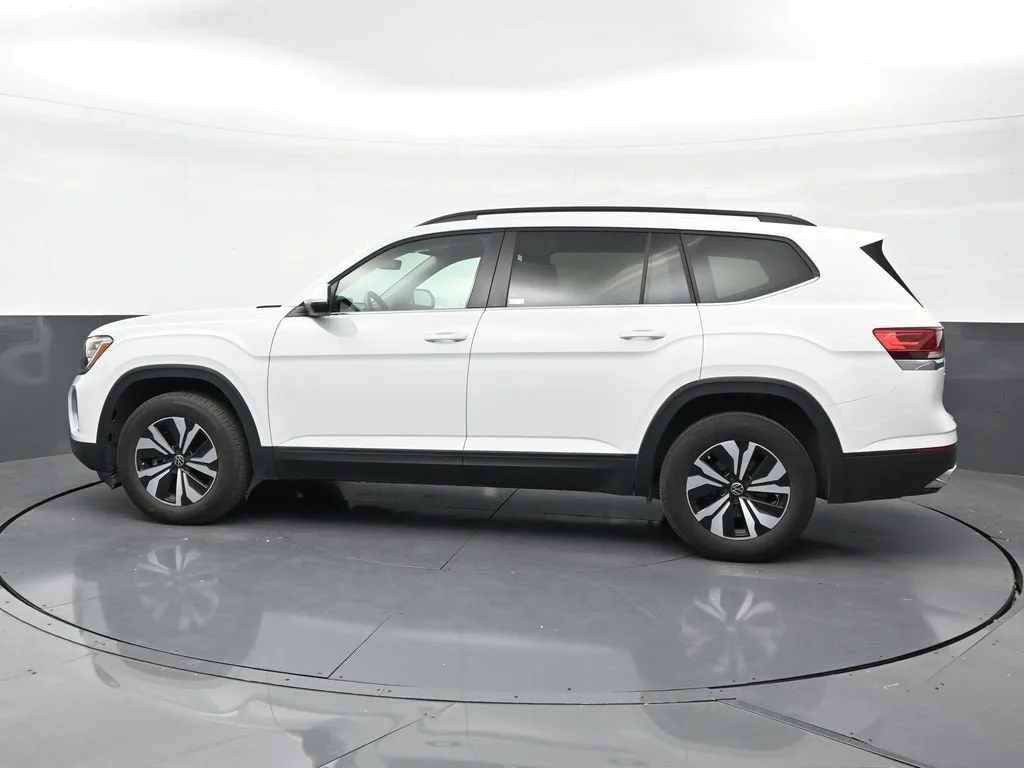 2025 Volkswagen Atlas 2.0T SE photo 2