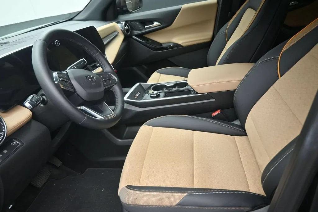 2025 Chevrolet Equinox ACTIV photo 12