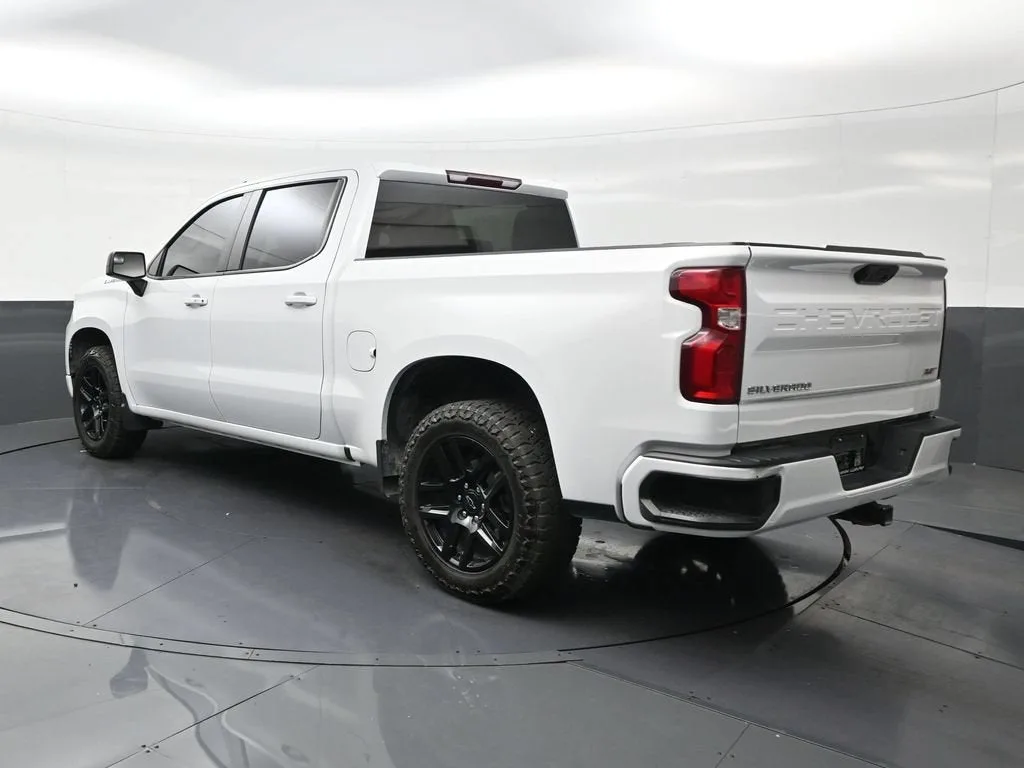 2023 Chevrolet Silverado 1500 RST photo 3