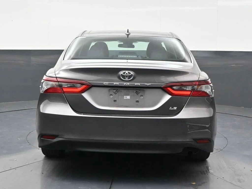 2022 Toyota Camry LE photo 4