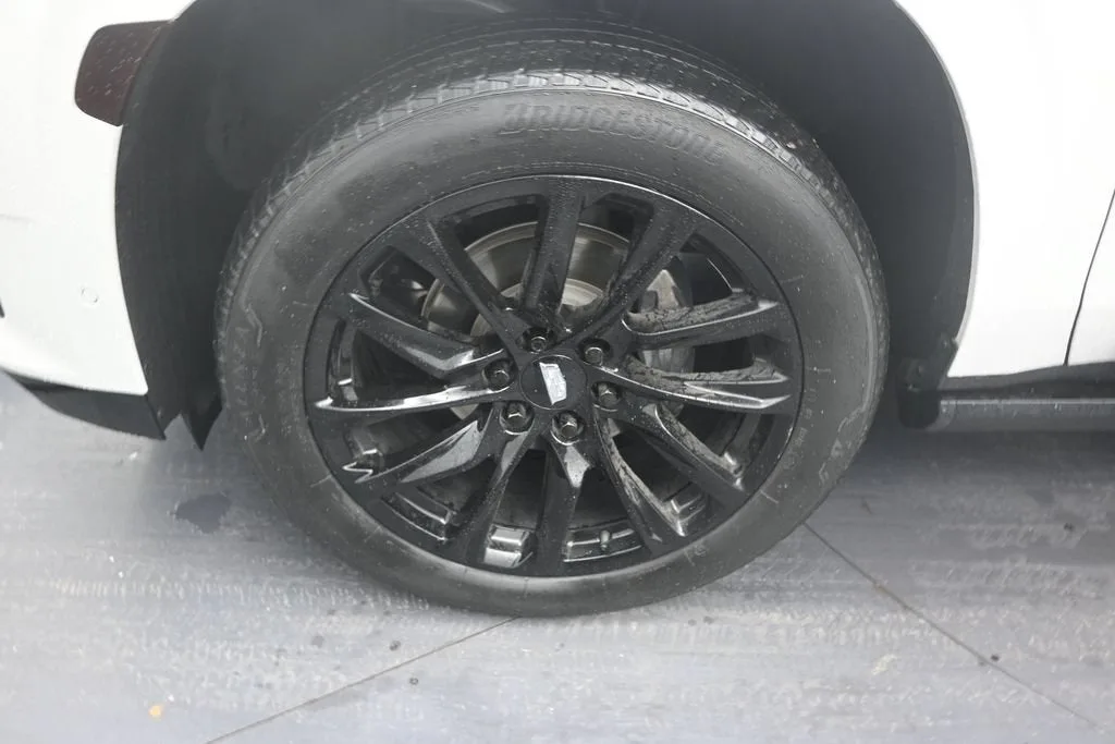 2023 Cadillac Escalade 4WD Sport photo 9