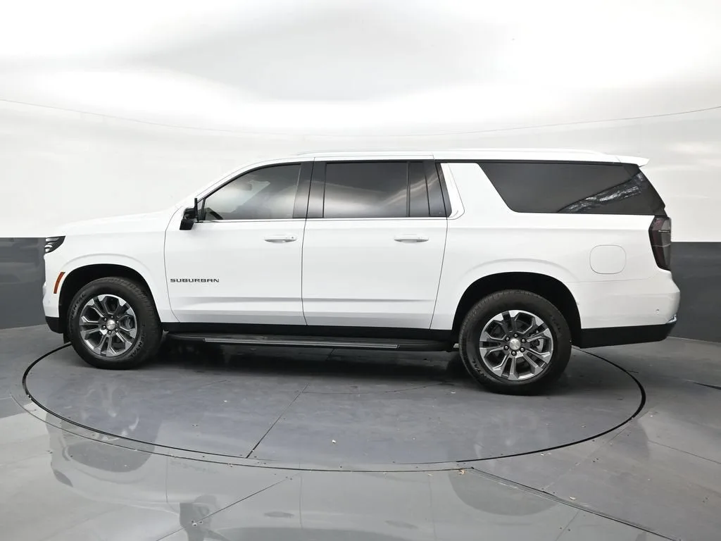 2026 Chevrolet Suburban LT photo 2