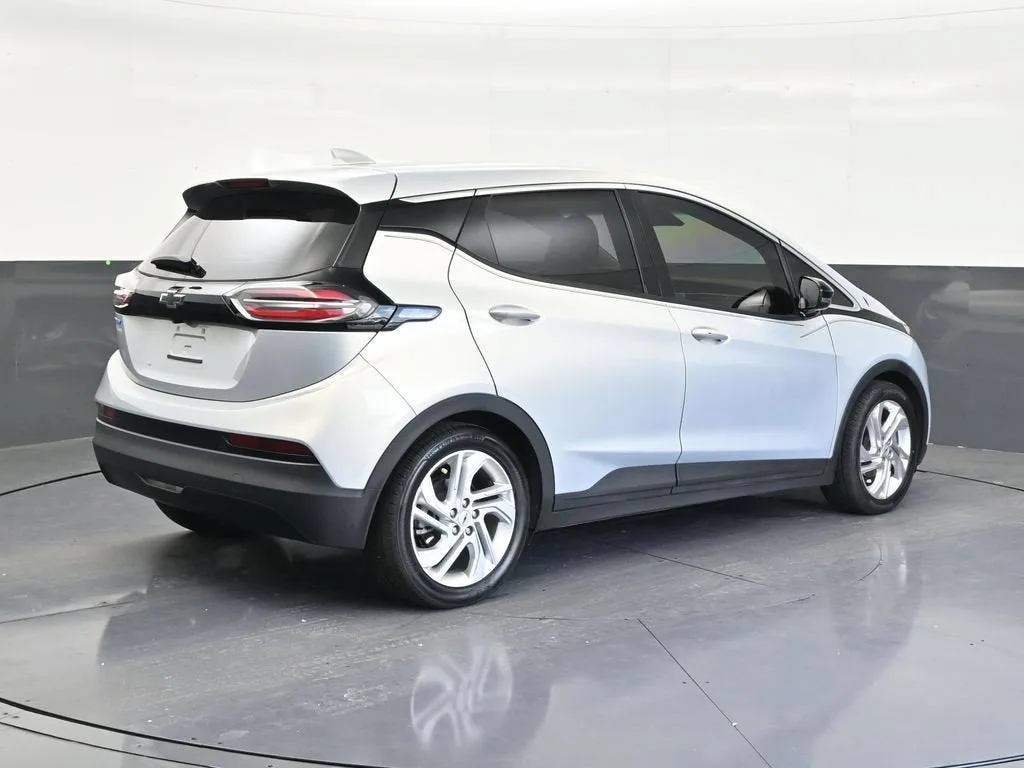2023 Chevrolet Bolt EV 1LT photo 5