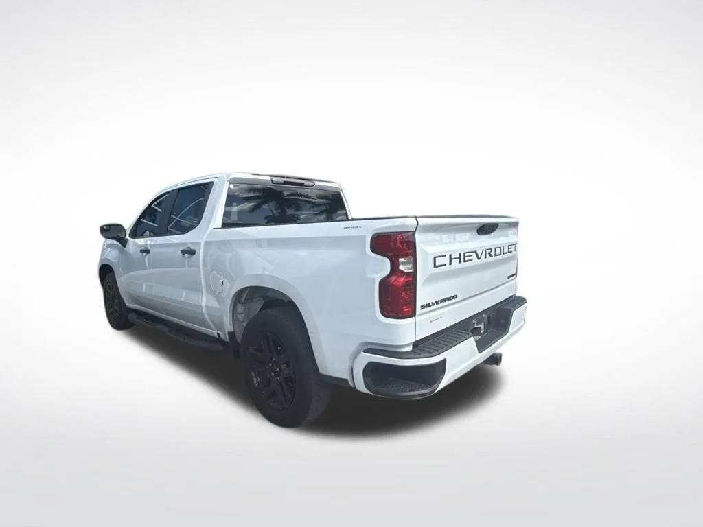 2024 Chevrolet Silverado 1500 Custom photo 5
