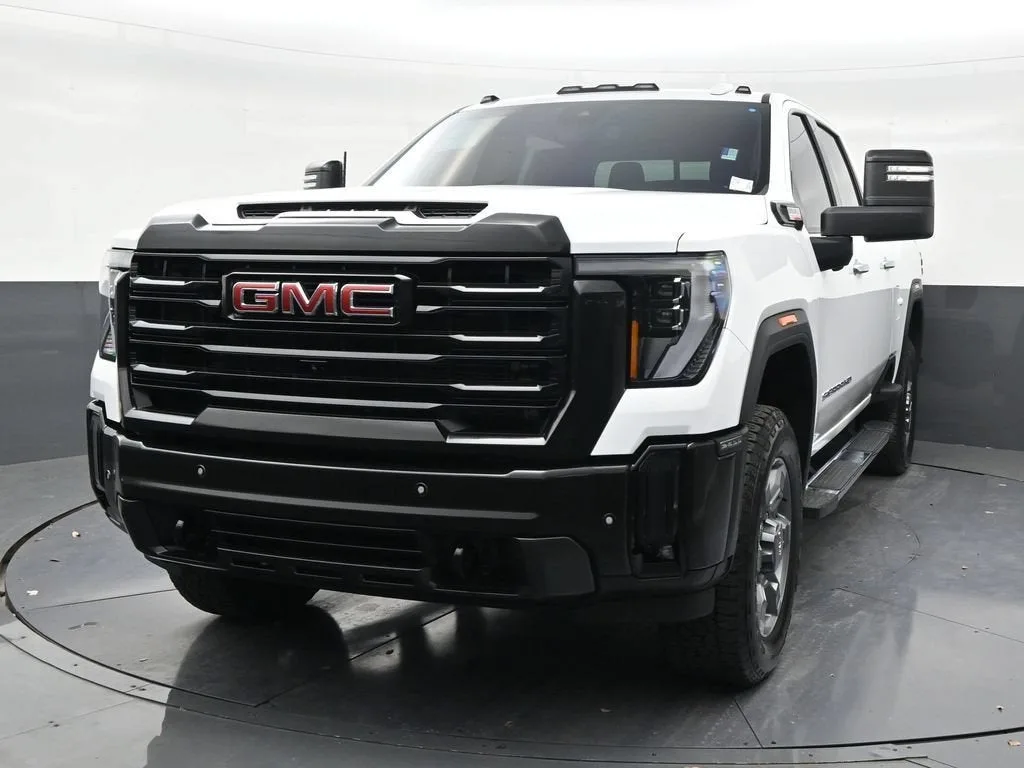 2025 GMC Sierra 2500 HD SLT photo 8