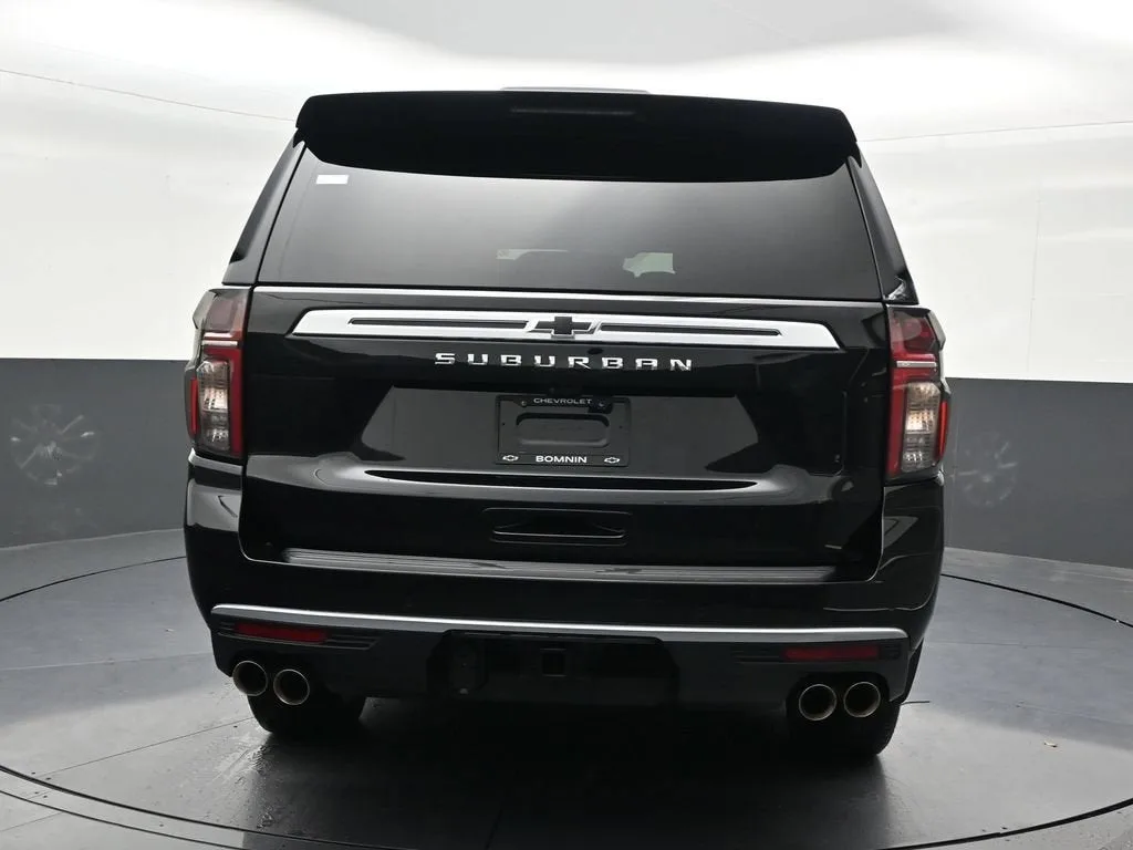2024 Chevrolet Suburban High Country photo 4