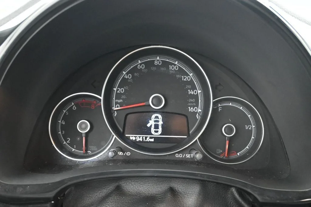 2017 Volkswagen Beetle 1.8T S photo 11