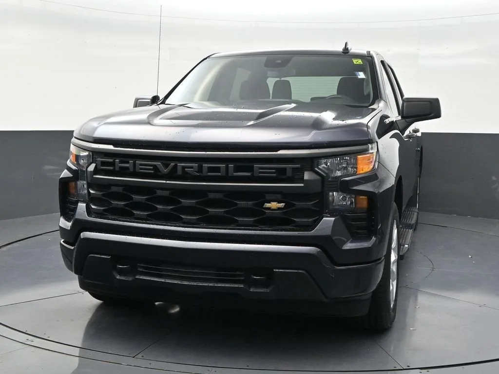 2023 Chevrolet Silverado 1500 Custom photo 8