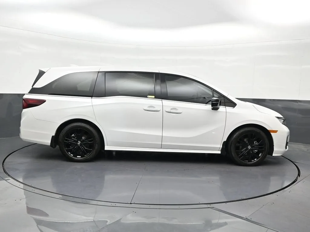 2026 Honda Odyssey Sport-L photo 6
