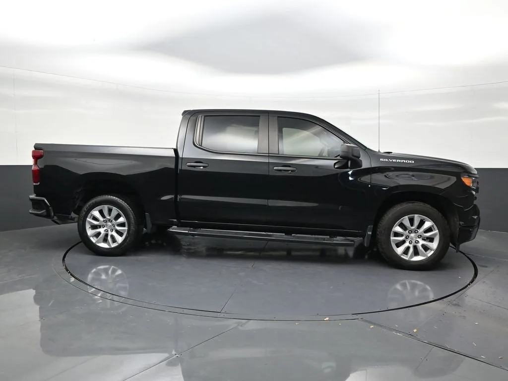 2024 Chevrolet Silverado 1500 Custom photo 6