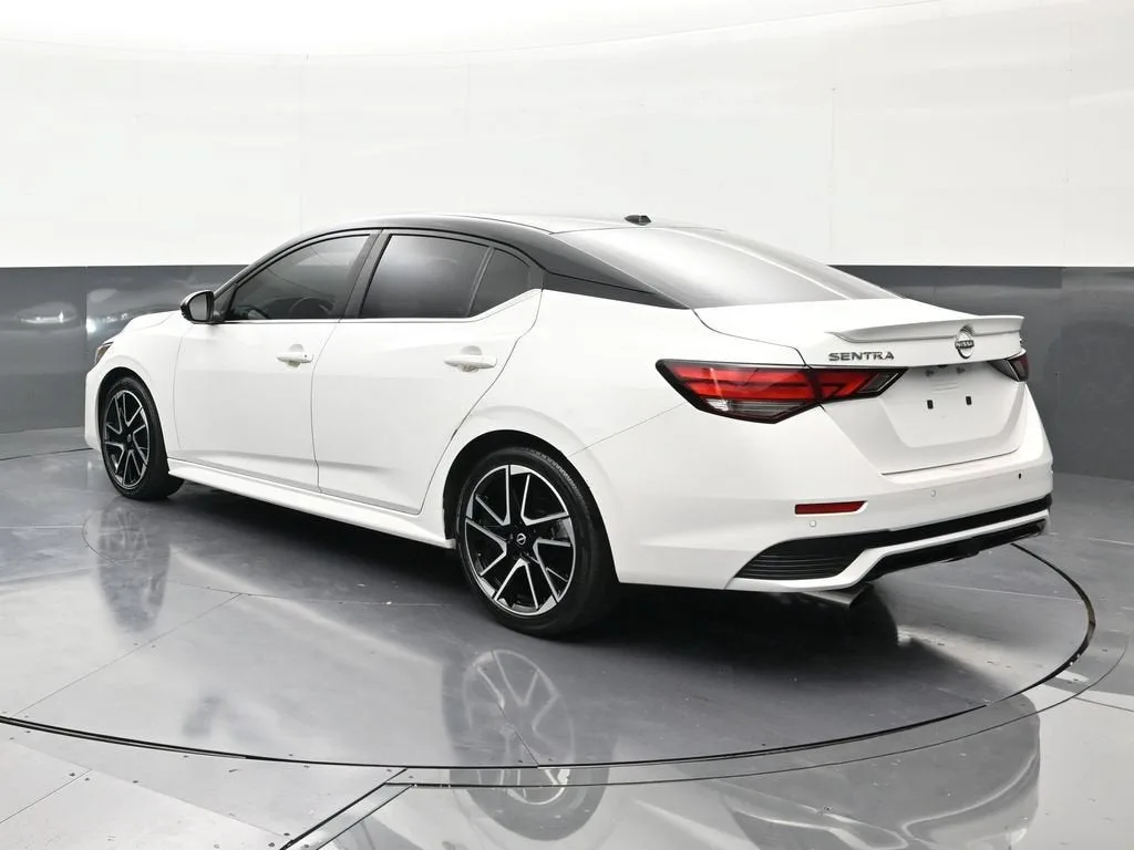 2024 Nissan Sentra SR Xtronic CVT photo 3