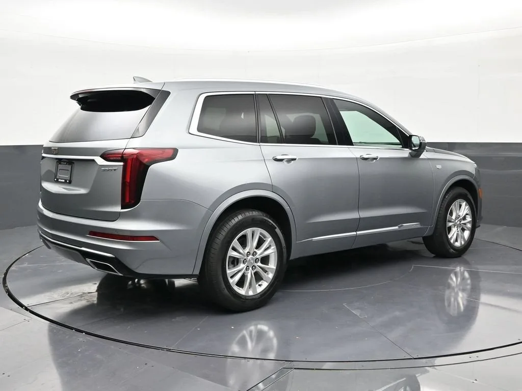 2023 Cadillac XT6 Luxury photo 5