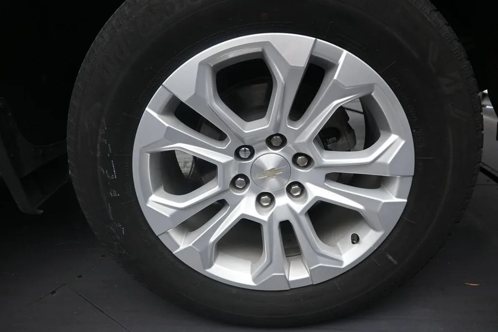 2023 Chevrolet Silverado 1500 LTZ photo 10