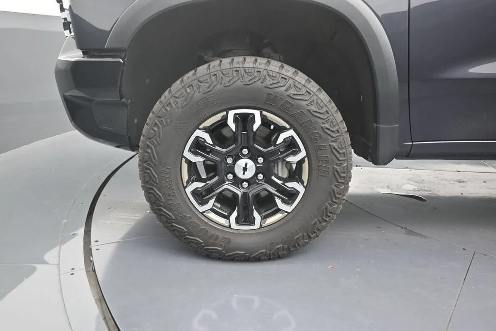 2022 Chevrolet Silverado 1500 ZR2 photo 9