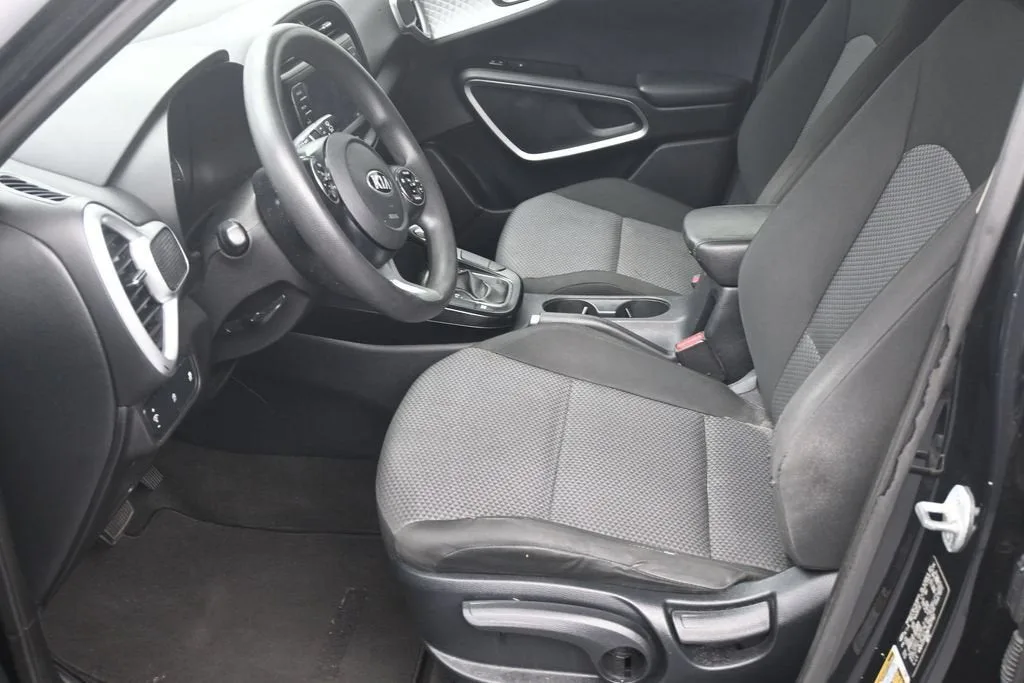 2021 Kia Soul LX photo 10