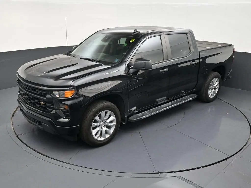 2024 Chevrolet Silverado 1500 Custom photo 12